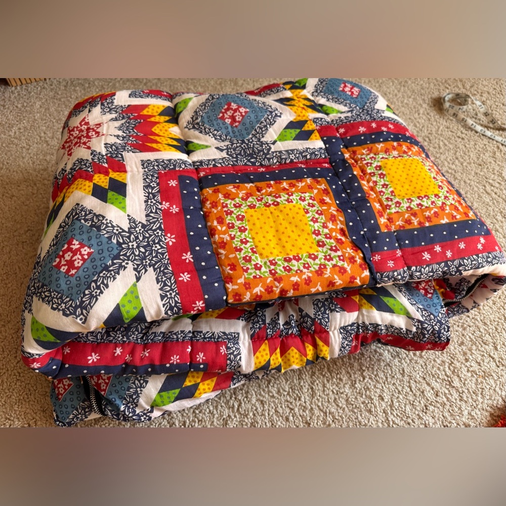 Colorful Patchwork Print Quilted Sleeping Bag - Read Description